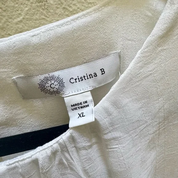 Cristina B Women's Sleeveless Blouse, White, XL
Christina Elegant White Top - Picture 4 of 11